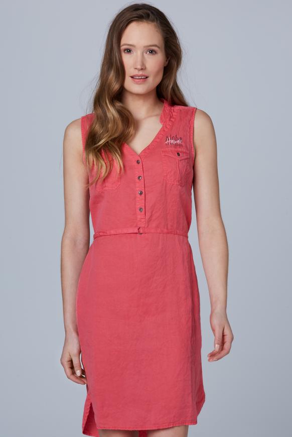 Ärmelloses Kleid mit Taillengürtel
