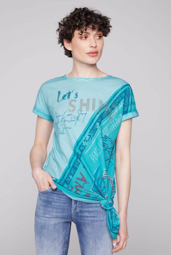 Asymmetrisches T-Shirt zum Knoten