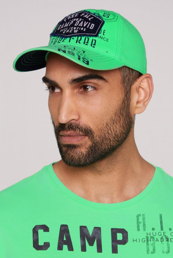 Base Cap mit Label-Applikationen electric green