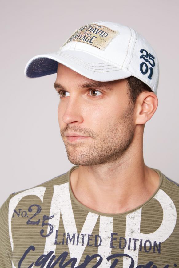 Base Cap mit Label Patch und Stickerei
