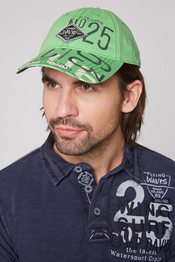Base Cap mit Label Prints und Patch