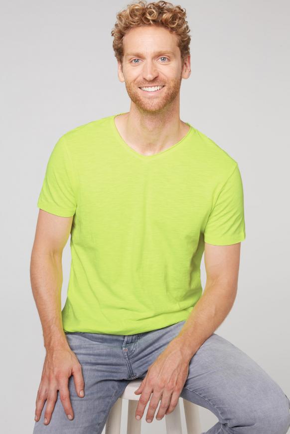 Basic T-Shirt mit V-Ausschnitt