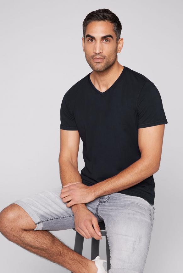 Basic T-Shirt mit V-Ausschnitt