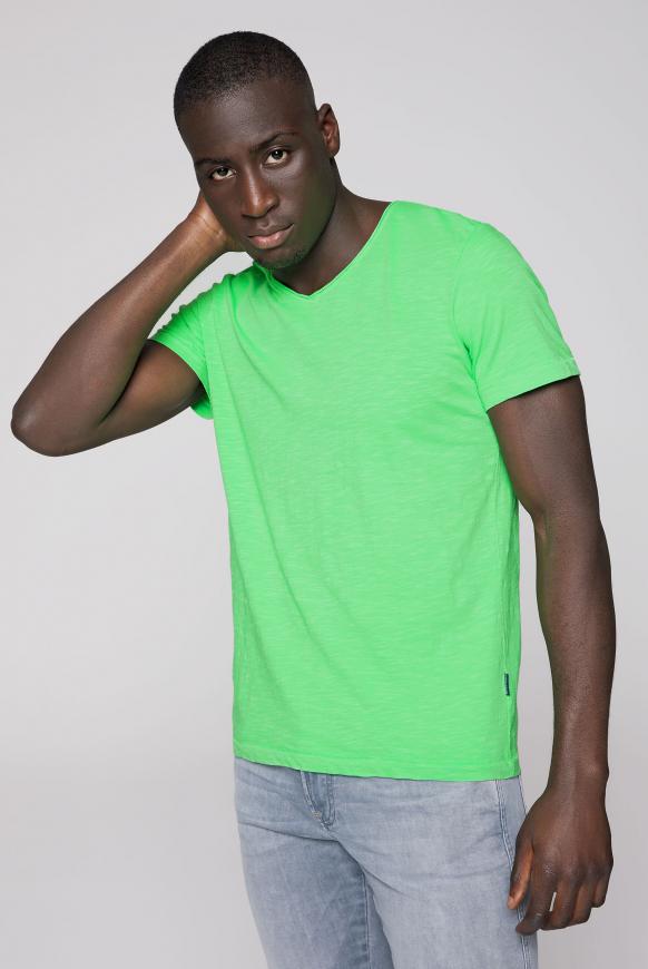 Basic T-Shirt mit V-Neck und Used-Optik green summer