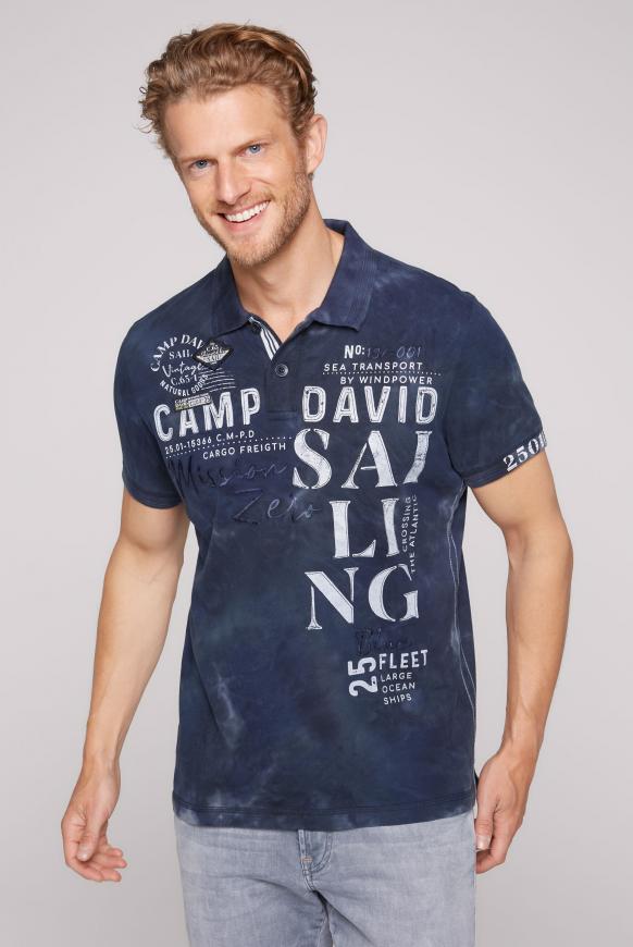Batik-Polo mit Label-Applikationen