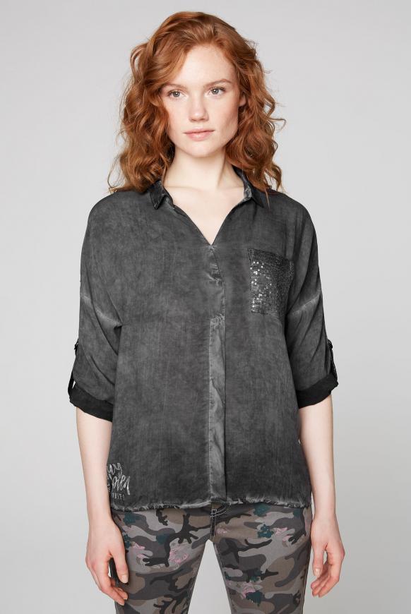 Bluse Oil Dyed mit Tapes und Paillettentasche