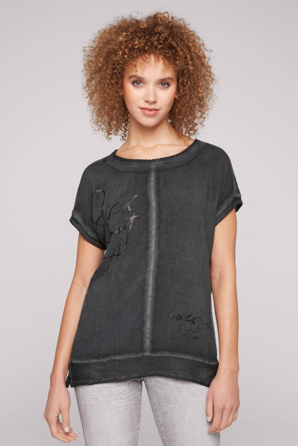 Blusenshirt im Muster- und Materialmix black