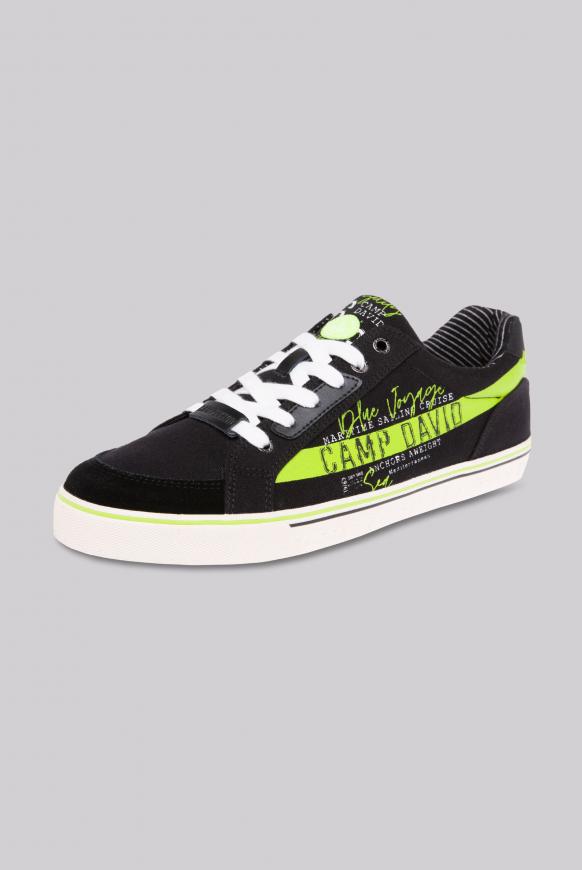 Canvas Sneaker mit Logo Design
