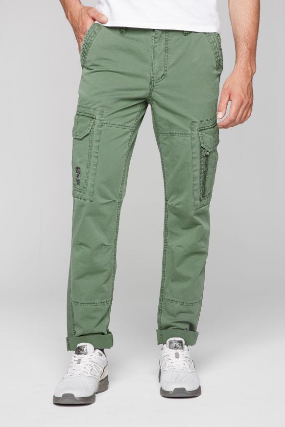 Cargohose mit Beintaschen und Label Patches