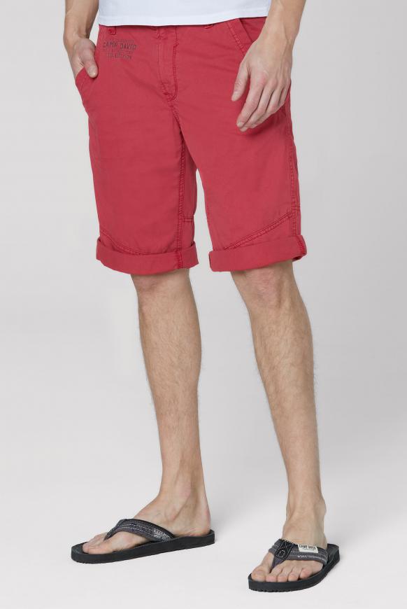 Chino Shorts mit Back Print berbere red