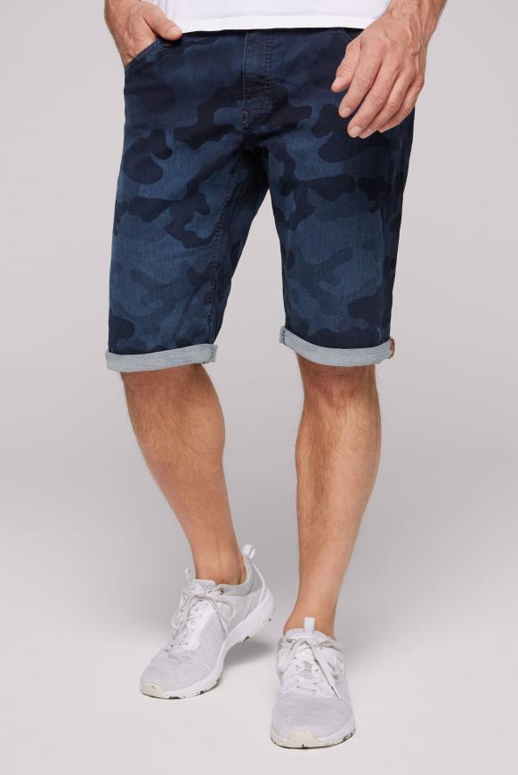 CO:NO Skater Shorts mit All Over Print