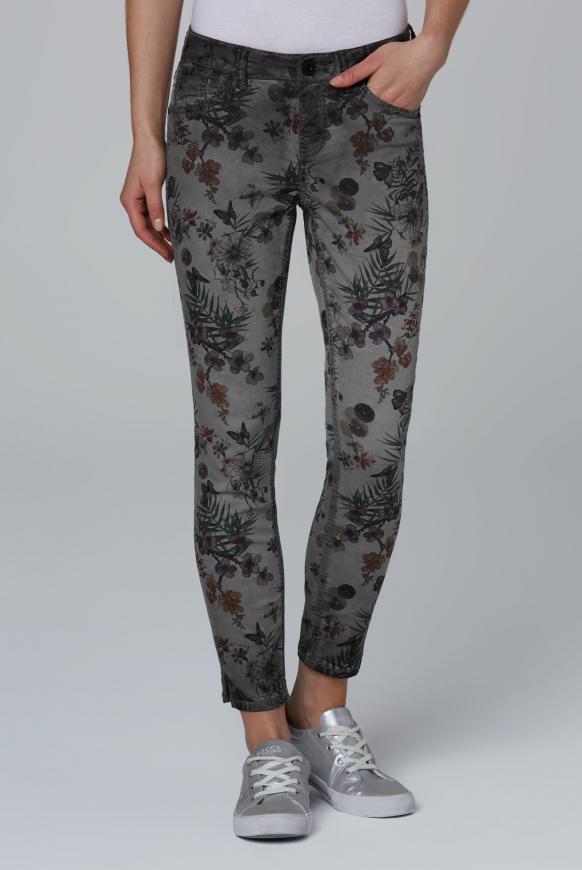 Coloured Jeans MI:RA mit All Over Print