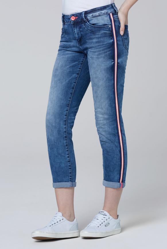 Comfort Fit Jeans CH:AR mit Tapes an den Seiten