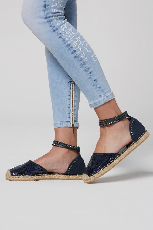 Espadrille mit Pailletten und Knöchelriemen