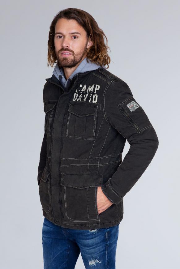 Fieldjacket mit Label-Applikationen