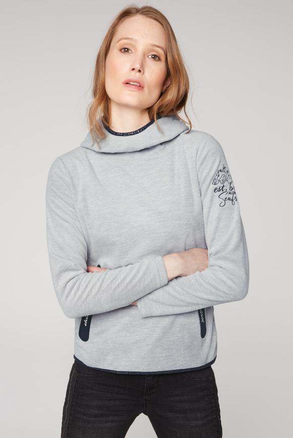 Fleeceshirt mit Kapuze und Coated Zipper