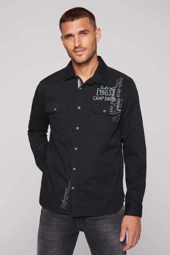 Freizeithemd mit Klappentaschen und Prints black