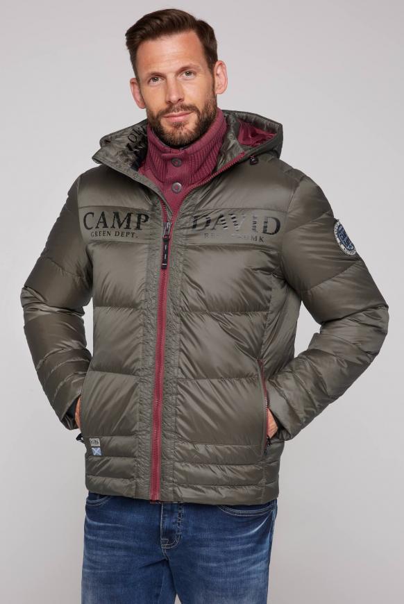 Glänzende Daunenjacke mit Rücken-Artwork