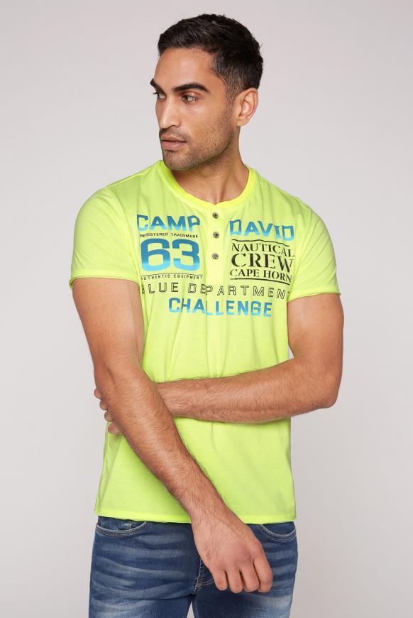 Henley-Shirt mit Gradient Print