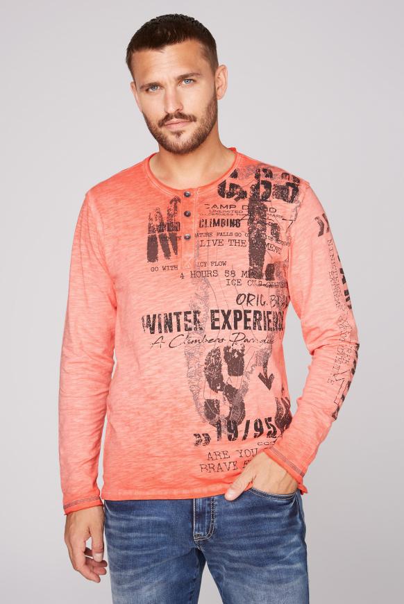 Henley-Shirt mit großem Label Print