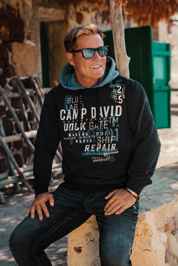 Hoodie mit Artwork und Kontrastkapuze