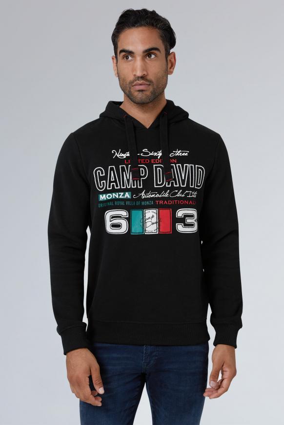 Hoodie mit großen Label-Applikationen