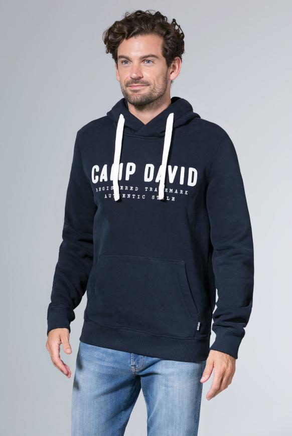 Hoodie mit großer Logo-Stickerei