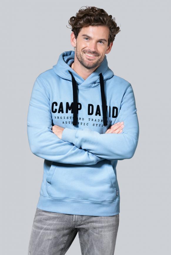 Hoodie mit großer Logo-Stickerei