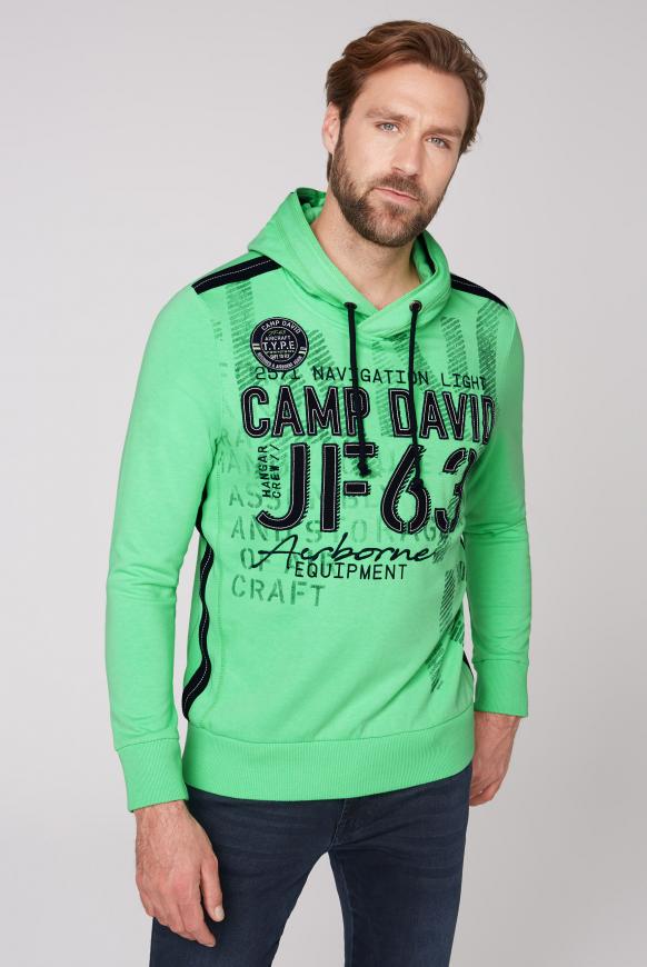 Hoodie mit Label-Applikationen und Tapes