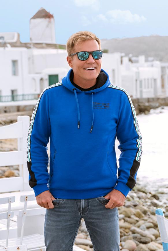 Hoodie mit Logo-Tapes und Colourblock