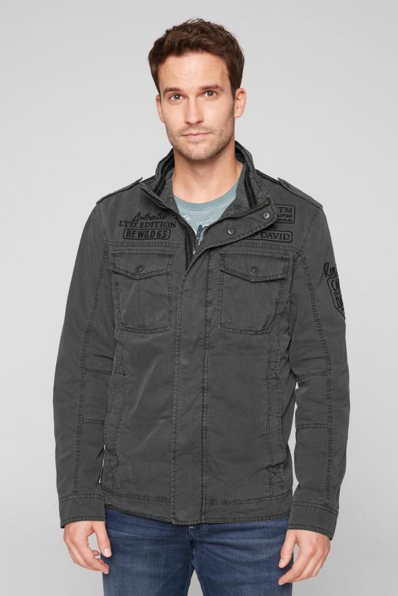Jacke mit großem Artwork auf dem Rücken