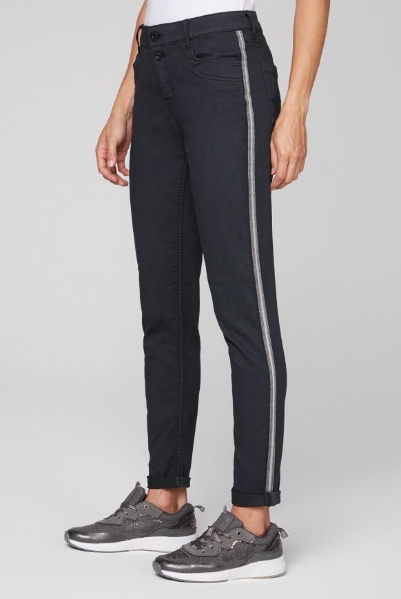 Jeans DE:BY im Jogg Mix mit Streifentape