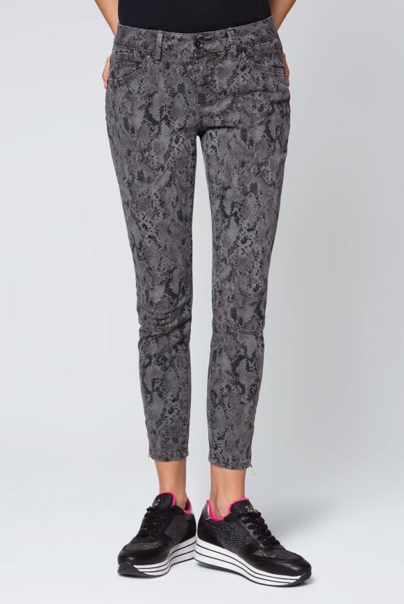 Jeans EL:LA mit Cropped Leg und Snake Print
