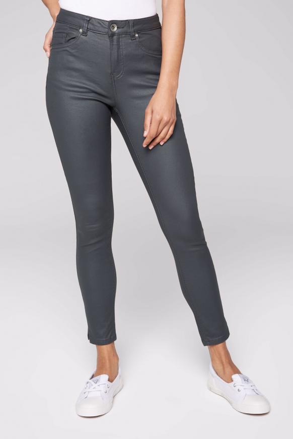 Jeans MI:RA mit Beschichtung