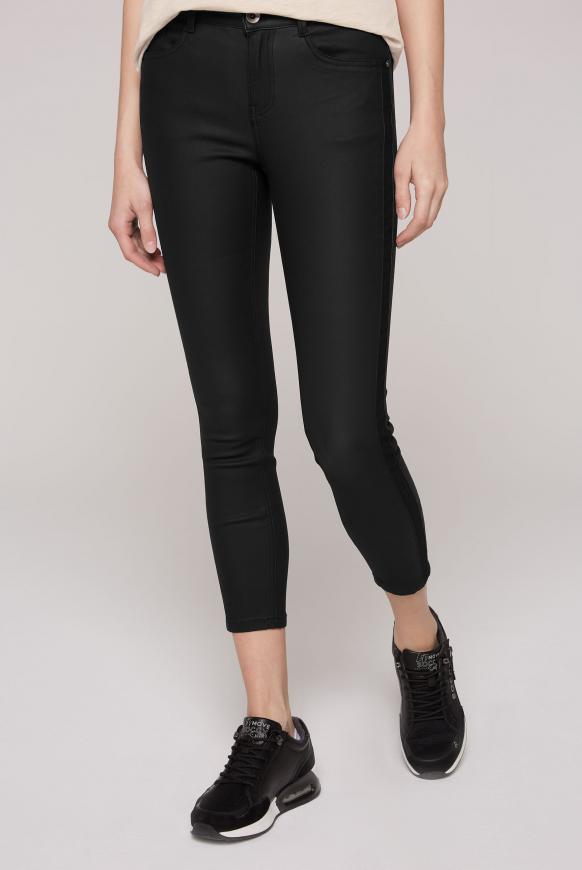 Jeans mit Beschichtung und tonigem Seitentape black