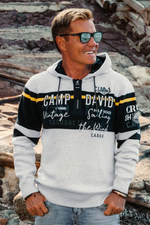 Kapuzenpullover mit Logo-Applikationen