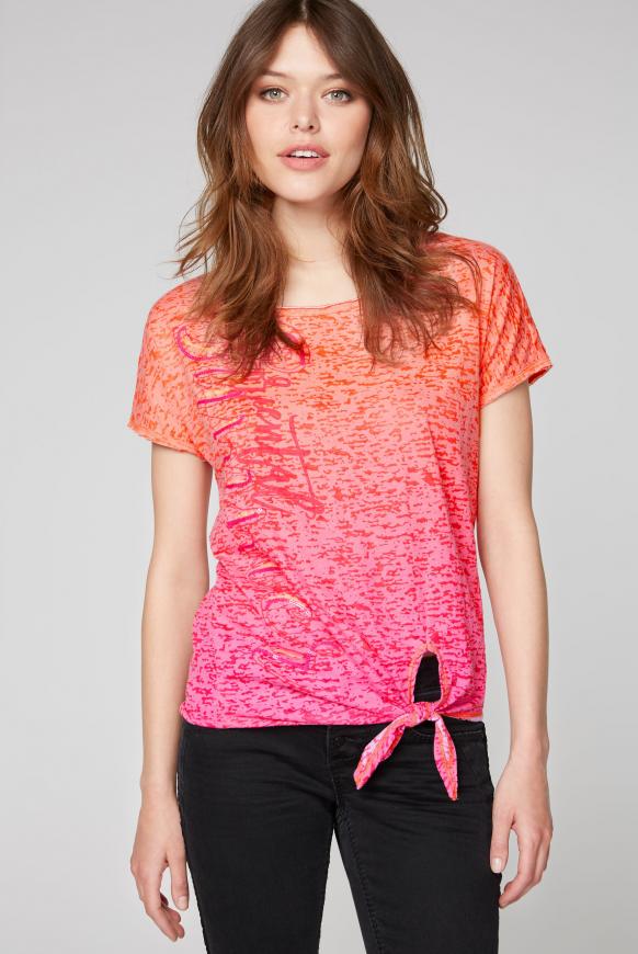 Knotenshirt mit Ausbrennern und Artwork
