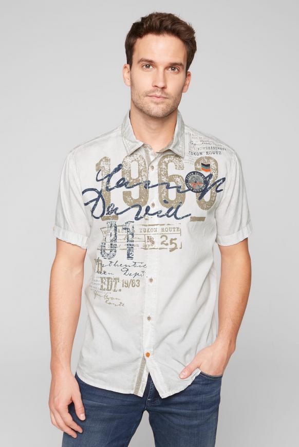 Kurzarmhemd mit Used Look und Label Print