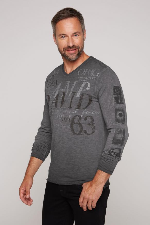 CAMP DAVID & SOCCX | Langarmshirt mit V-Neck und Logo Prints mud