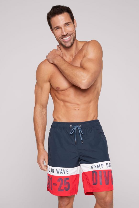 Lange Beachshorts mit Colour-Blocking