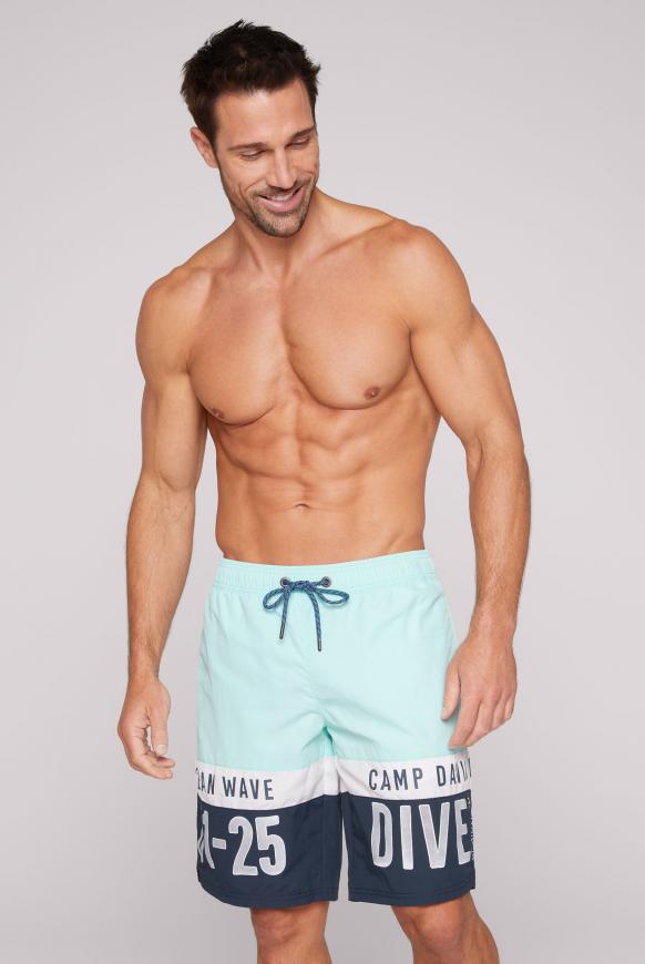 Lange Beachshorts mit Colour-Blocking