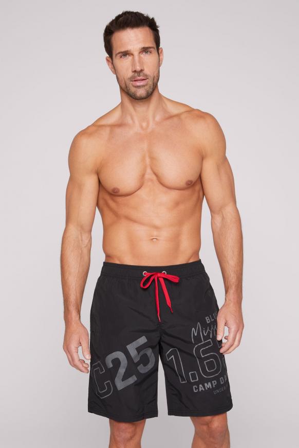 Lange Beachshorts mit Logo-Artwork