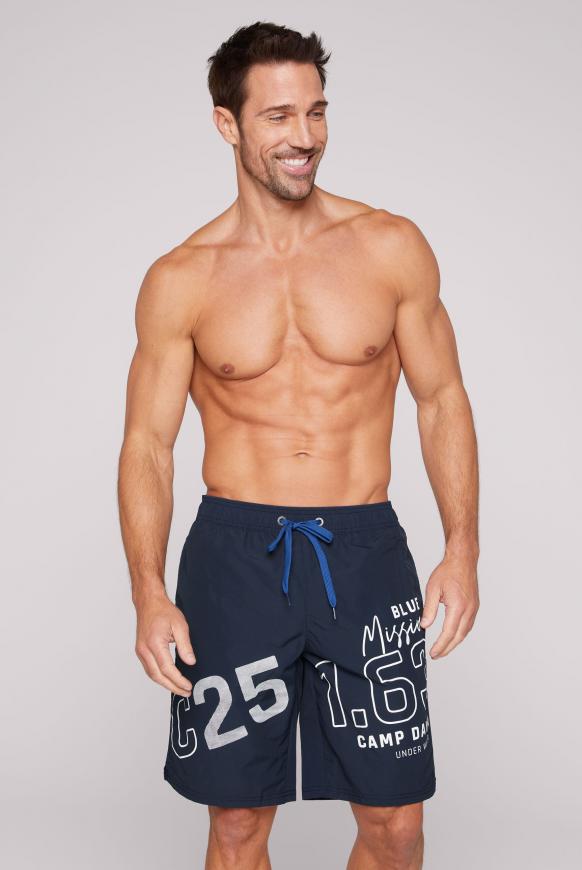 Lange Beachshorts mit Logo-Artwork