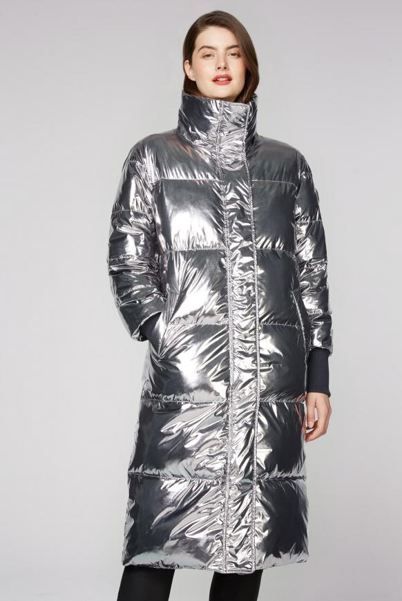 Langer Steppmantel im Metallic Look