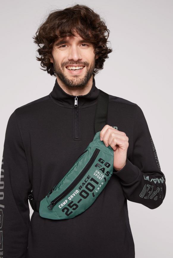 Leichte Gürteltasche mit Label Print dark sage