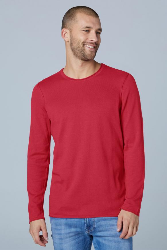 Leichter Pullover mit Rollsäumen