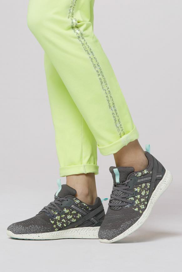 Leichter Sneaker mit Strick-Struktur