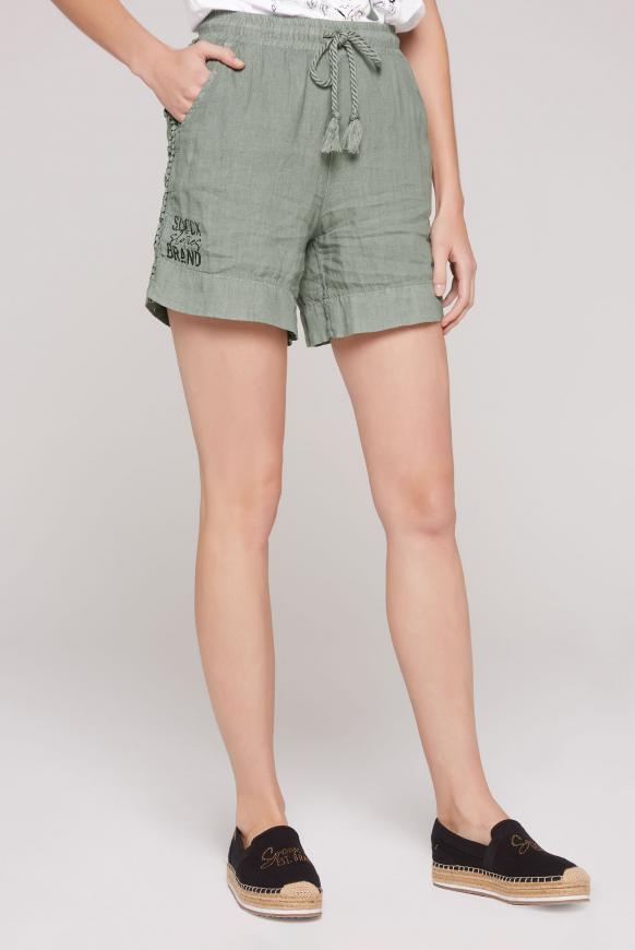 Leinenshorts mit Spitzenborte sage green