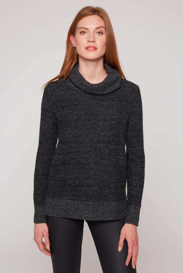 Melierter Pullover mit Rollkragen