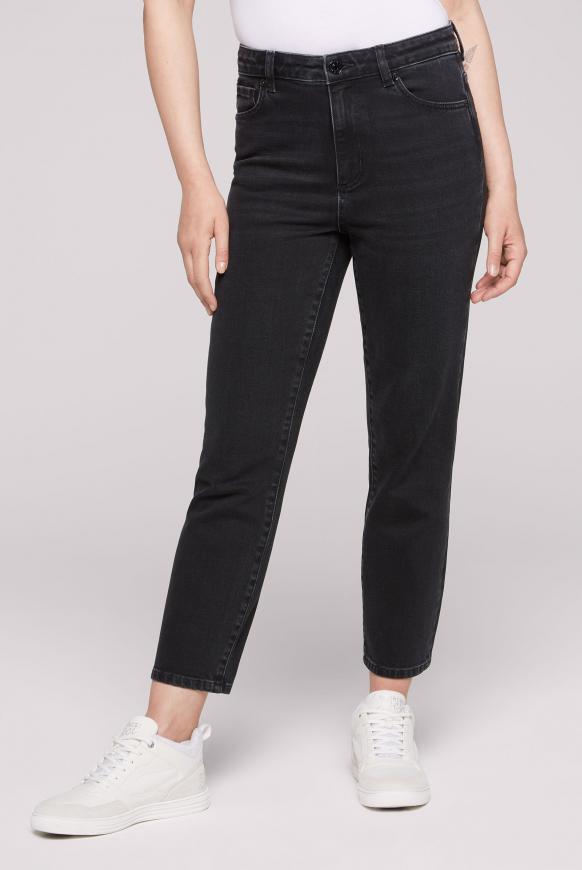Mom Jeans LE:A mit Used-Waschung breezy black